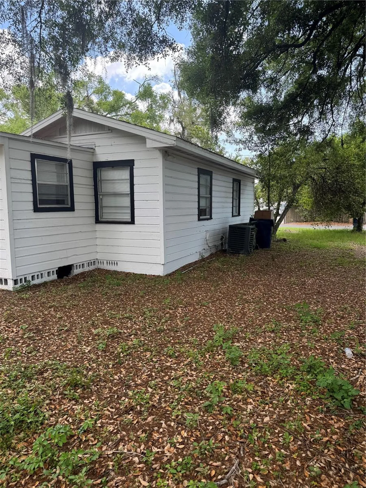 2016 E Clifton Street Tampa FL 33610