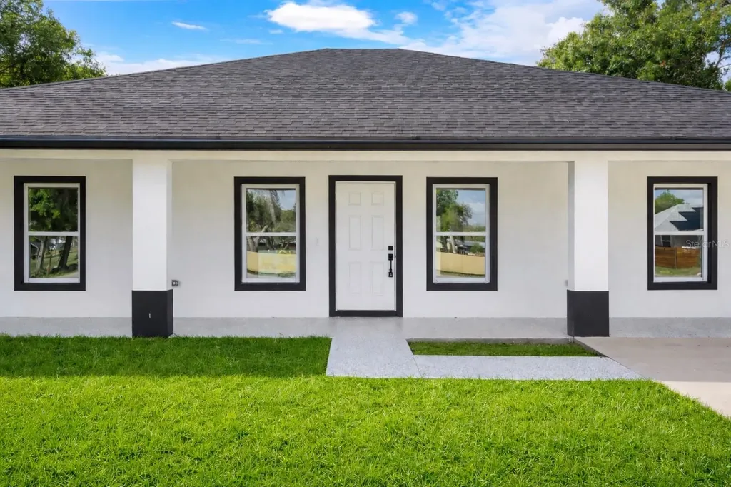 21483 NW 262nd Street Okeechobee FL 34972