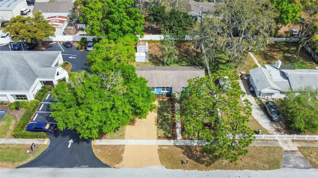 25 E Charlotte Avenue Eustis FL 32726
