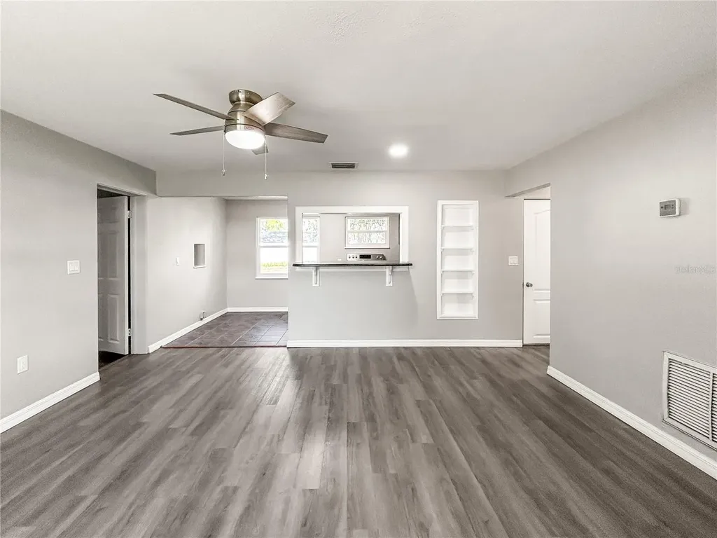 25 E Charlotte Avenue Eustis FL 32726