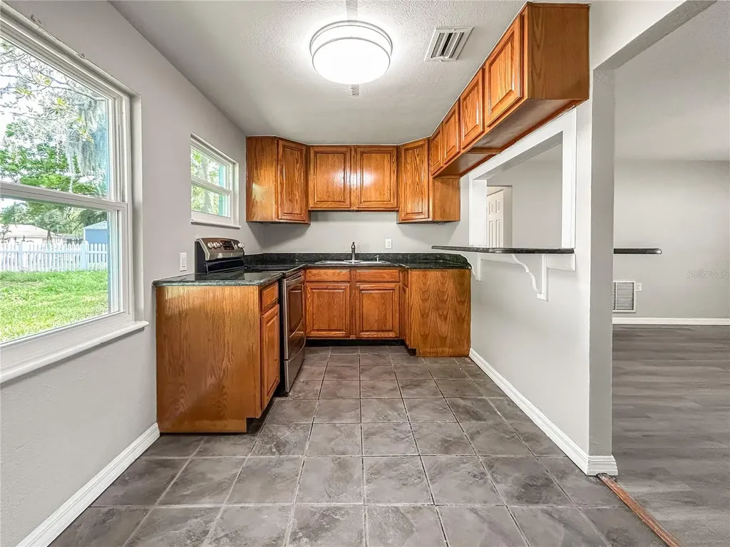 25 E Charlotte Avenue Eustis FL 32726