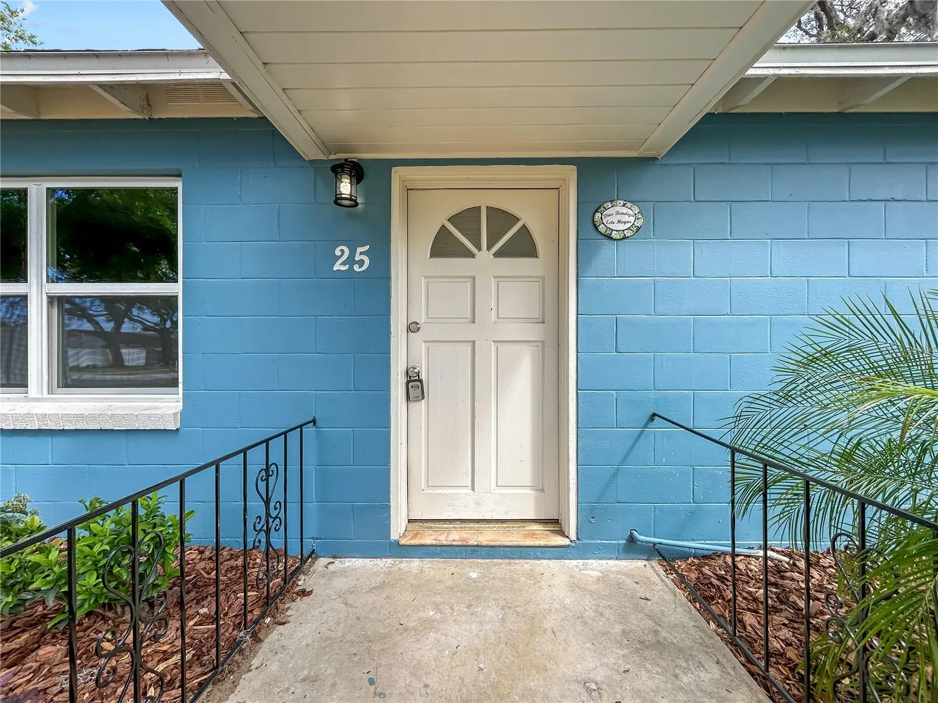 25 E Charlotte Avenue Eustis FL 32726
