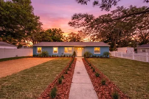 25 E Charlotte Avenue Eustis FL 32726