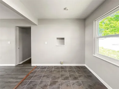 25 E Charlotte Avenue Eustis FL 32726