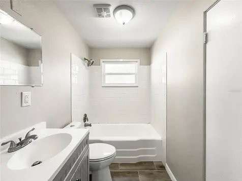 25 E Charlotte Avenue Eustis FL 32726