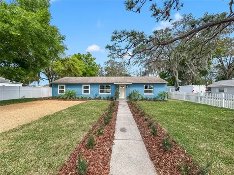 25 E Charlotte Avenue Eustis FL 32726