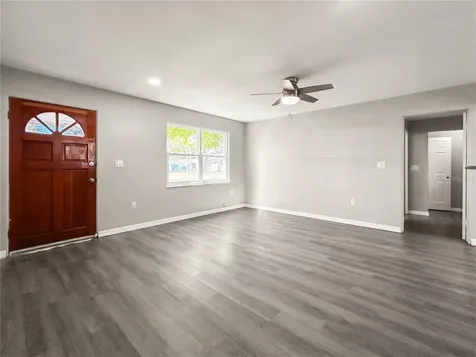 25 E Charlotte Avenue Eustis FL 32726