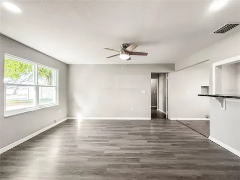 25 E Charlotte Avenue Eustis FL 32726
