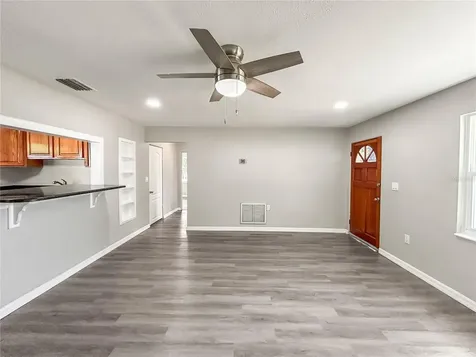 25 E Charlotte Avenue Eustis FL 32726