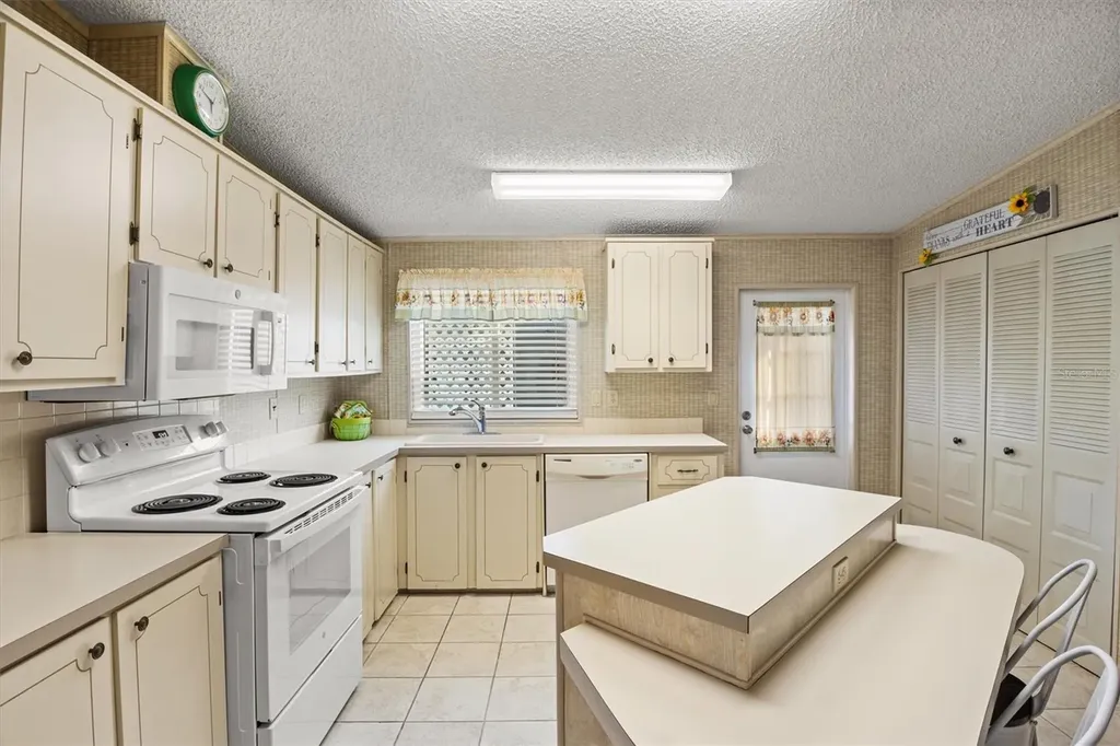 6617 Westchester Drive NE Winter Haven FL 33881