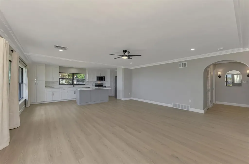 1822 Riverside Drive E Bradenton FL 34208