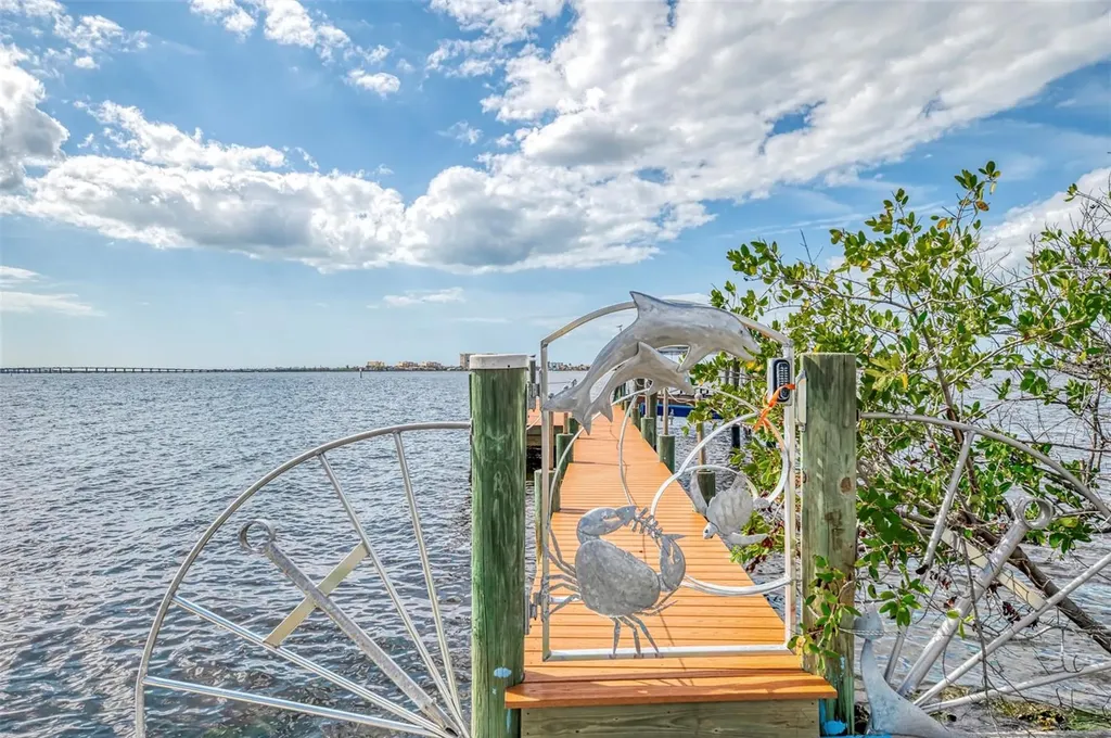 1822 Riverside Drive E Bradenton FL 34208