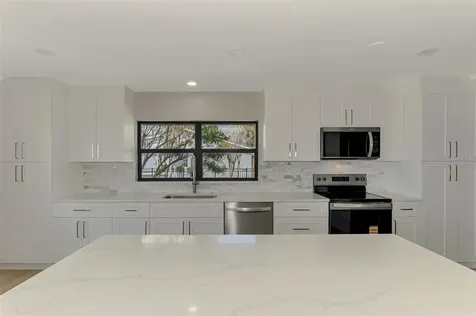 1822 Riverside Drive E Bradenton FL 34208