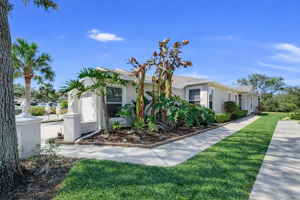 15748 Phoebe Park Avenue Lithia FL 33547