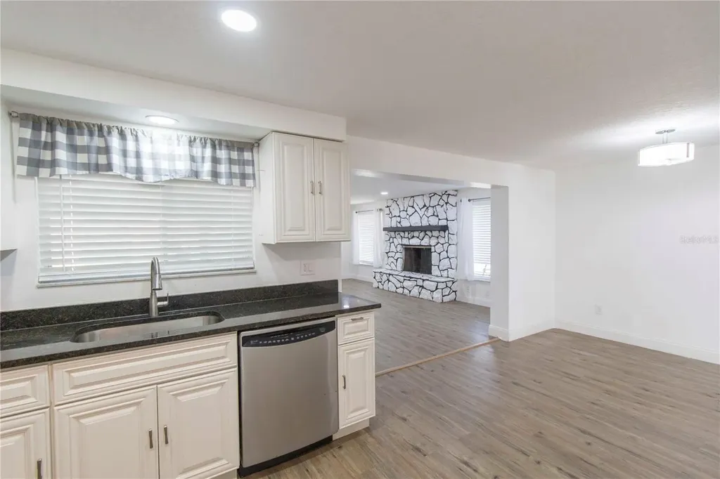 2335 Woodside Way Kissimmee FL 34744