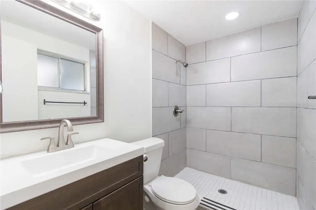 2335 Woodside Way Kissimmee FL 34744