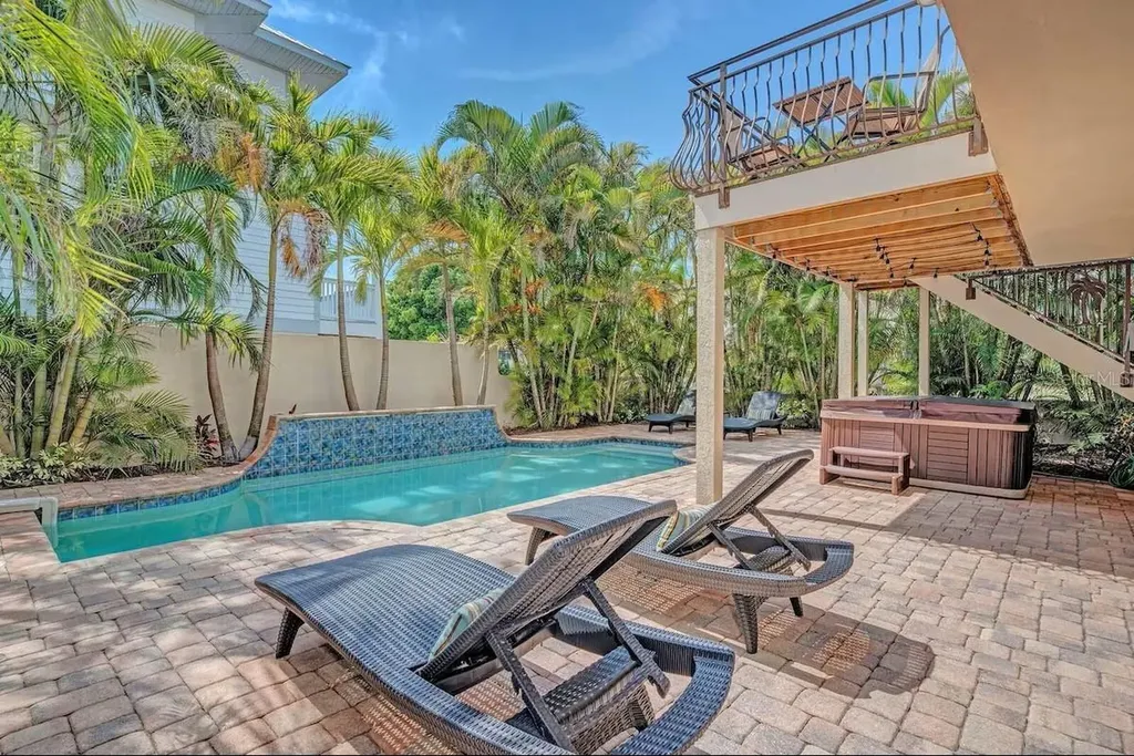 4118 5th Avenue Holmes Beach FL 34217