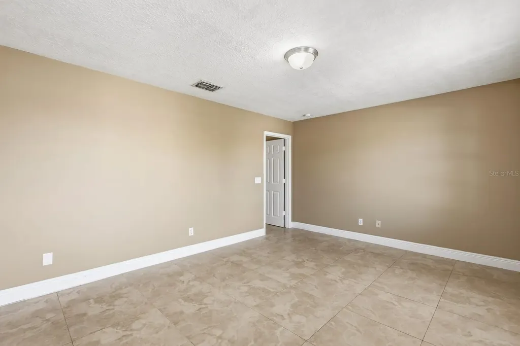 1431 Clarks Summit Court Orlando FL 32828