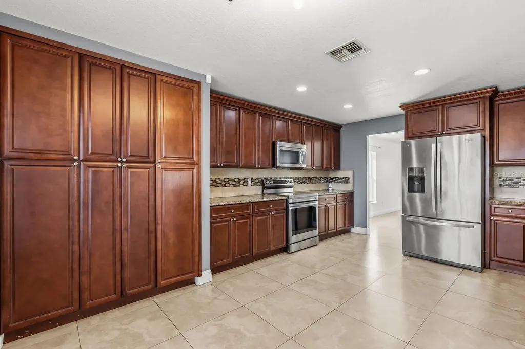 1431 Clarks Summit Court Orlando FL 32828