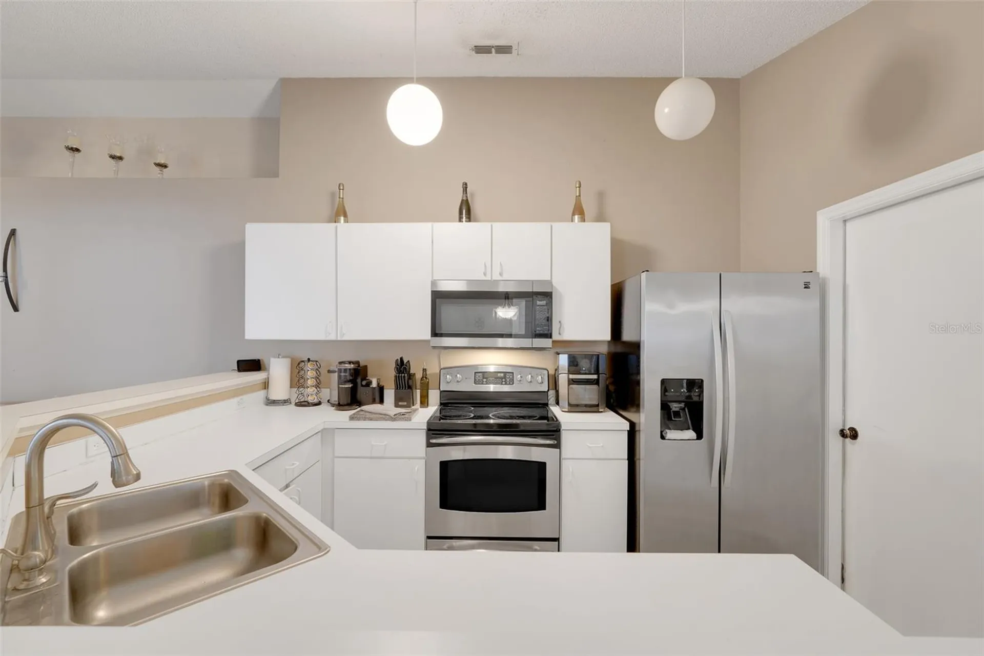 902 Cannes Drive Kissimmee FL 34759