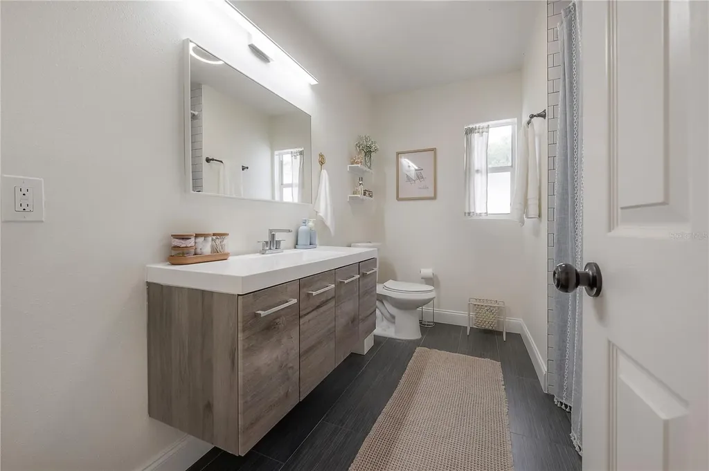 1304 W Bogie Drive Tampa FL 33612