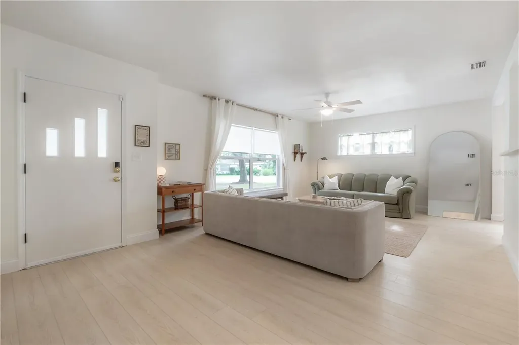 1304 W Bogie Drive Tampa FL 33612
