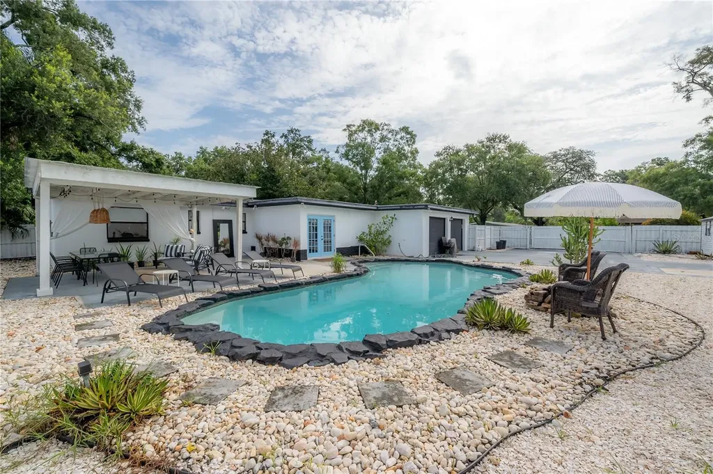 1304 W Bogie Drive Tampa FL 33612