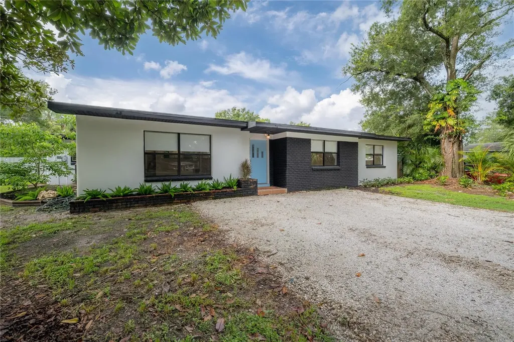 1304 W Bogie Drive Tampa FL 33612