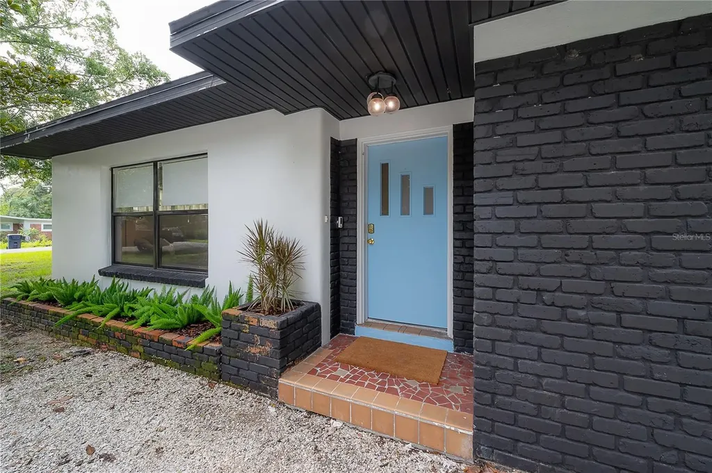 1304 W Bogie Drive Tampa FL 33612