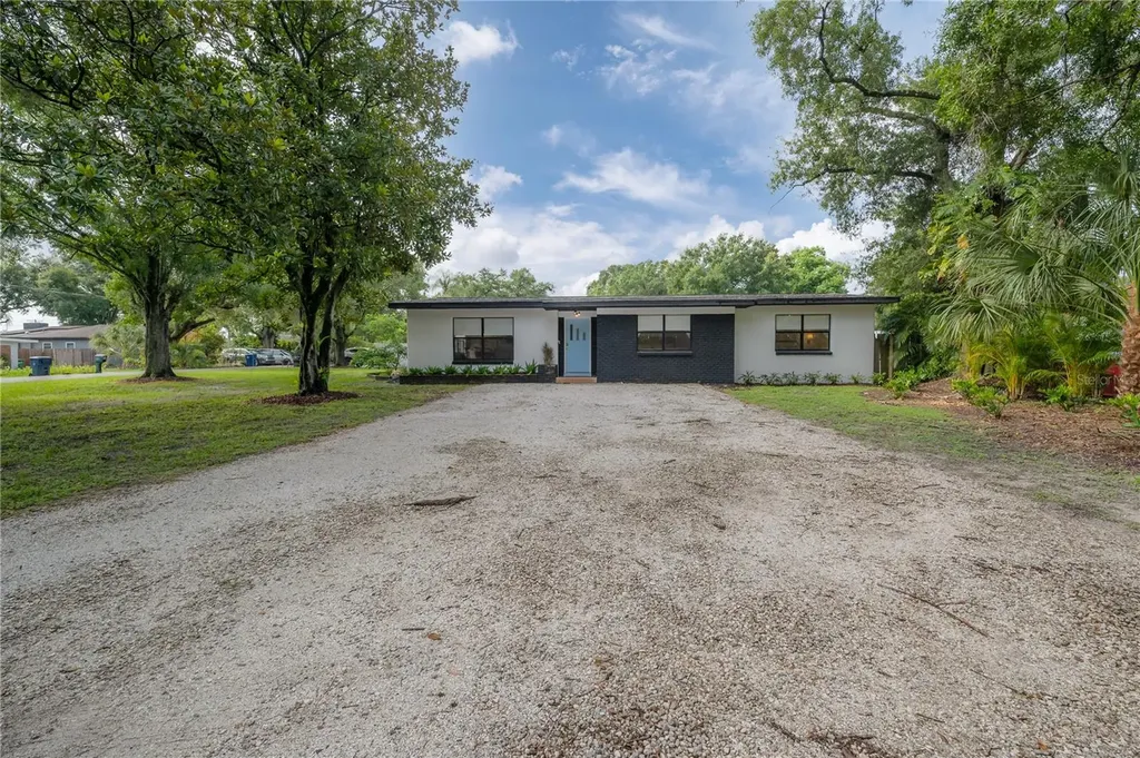 1304 W Bogie Drive Tampa FL 33612
