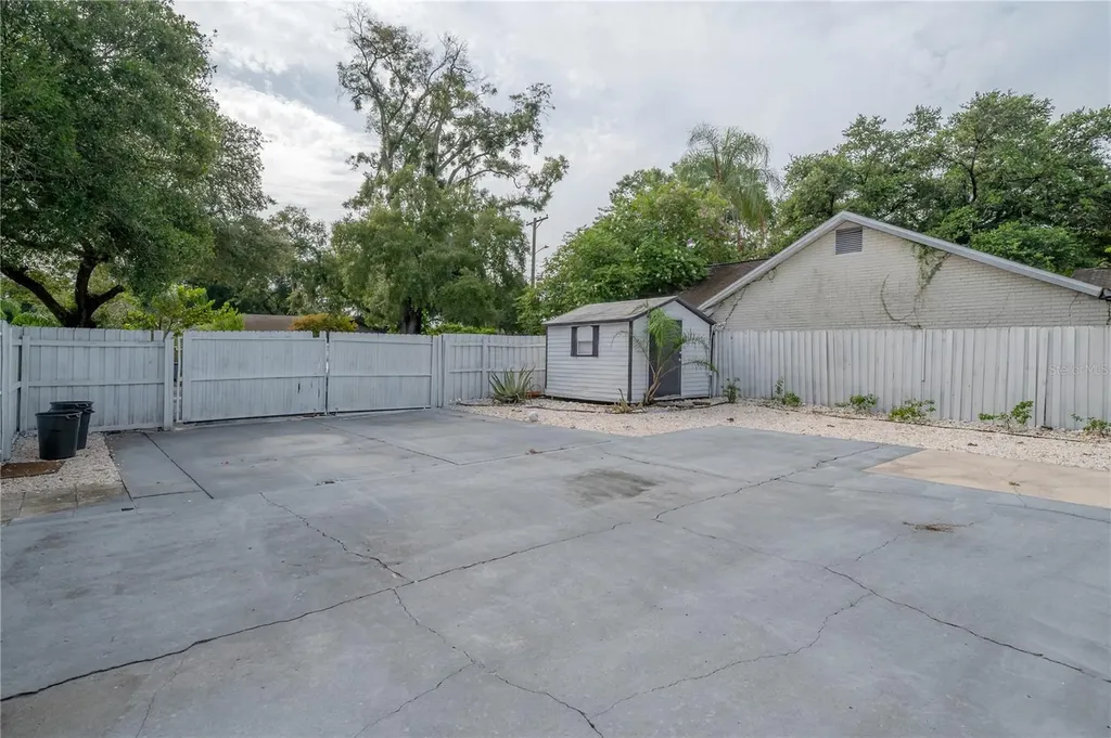 1304 W Bogie Drive Tampa FL 33612