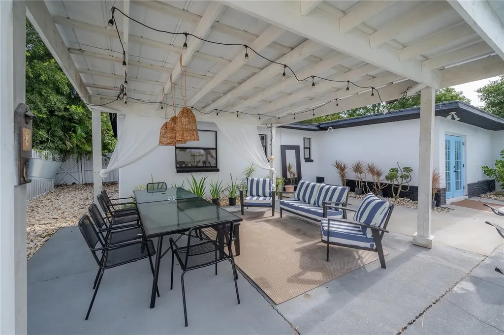 1304 W Bogie Drive Tampa FL 33612
