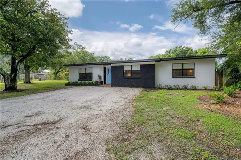 1304 W Bogie Drive Tampa FL 33612