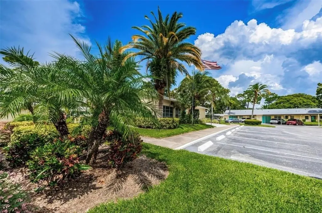2465 Northside Drive Clearwater FL 33761