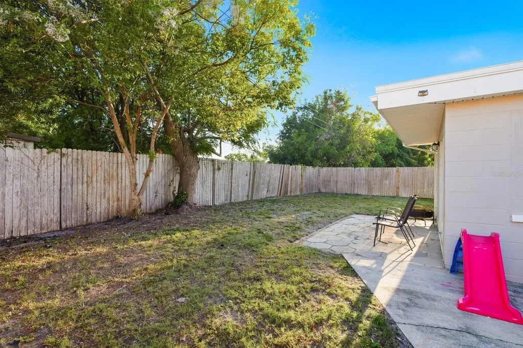 8373 76th Avenue Seminole FL 33777