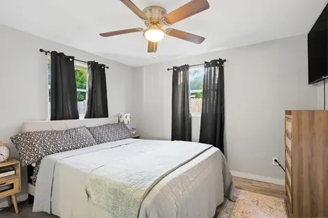 8373 76th Avenue Seminole FL 33777