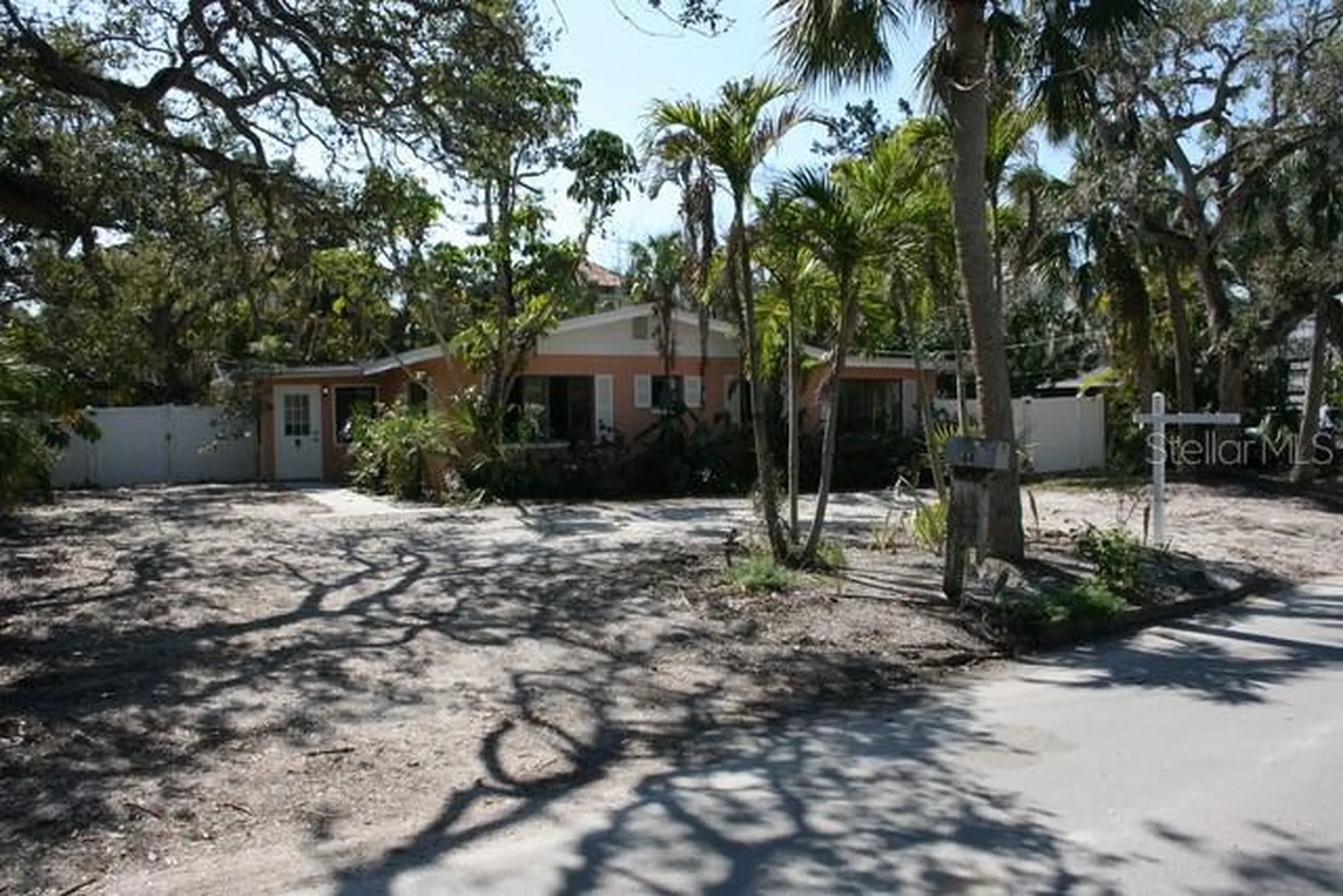 144 Garden Lane Sarasota FL 34242