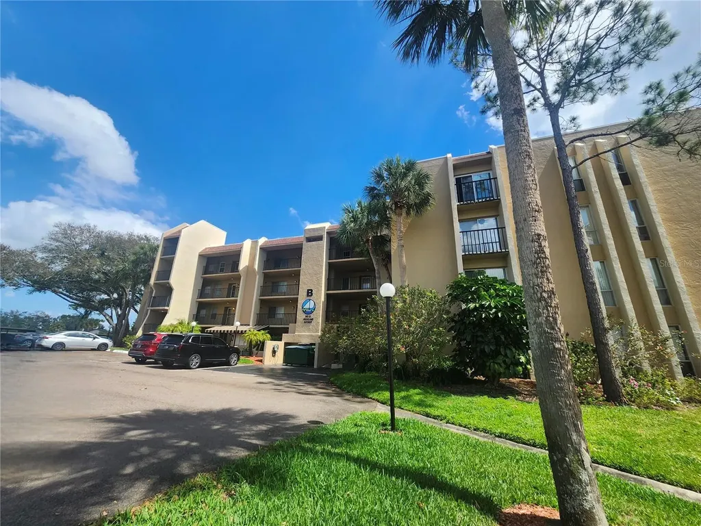 90 S Highland Avenue Tarpon Springs FL 34689