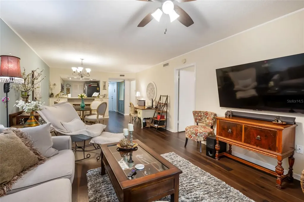 90 S Highland Avenue Tarpon Springs FL 34689