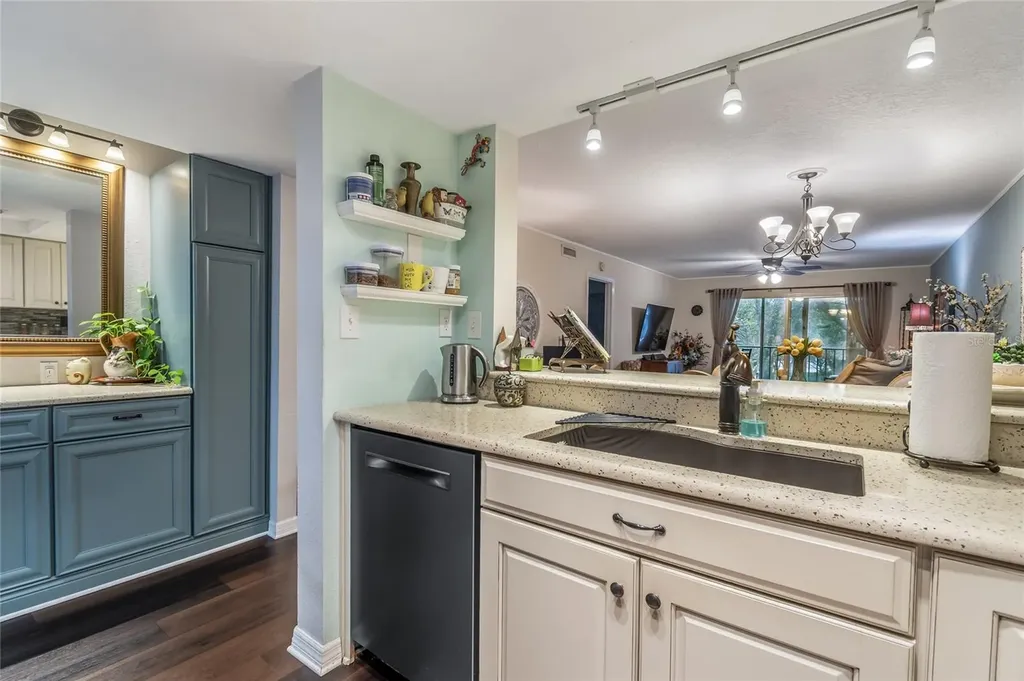90 S Highland Avenue Tarpon Springs FL 34689