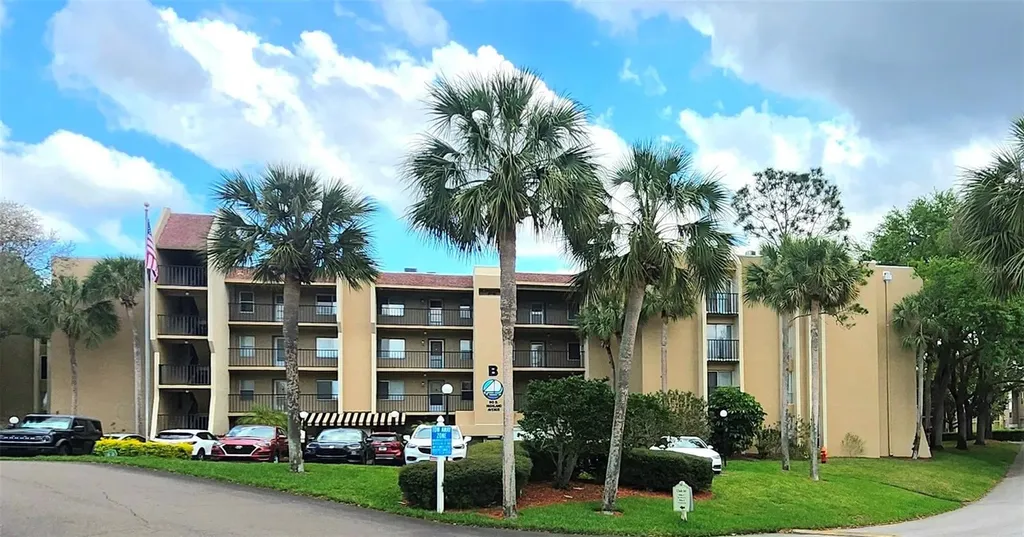 90 S Highland Avenue Tarpon Springs FL 34689