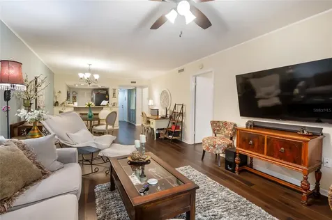 90 S Highland Avenue Tarpon Springs FL 34689