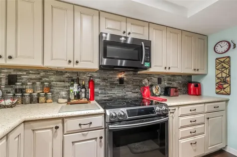 90 S Highland Avenue Tarpon Springs FL 34689