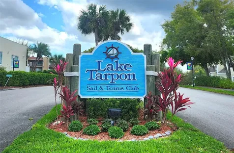 90 S Highland Avenue Tarpon Springs FL 34689