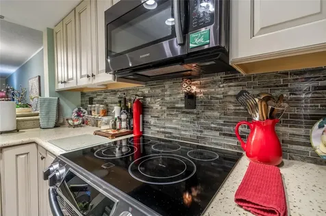 90 S Highland Avenue Tarpon Springs FL 34689