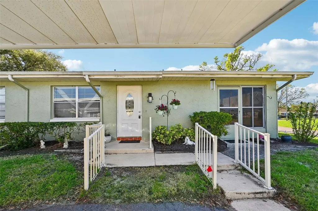 2216 Grenadier Drive Sun City Center FL 33573