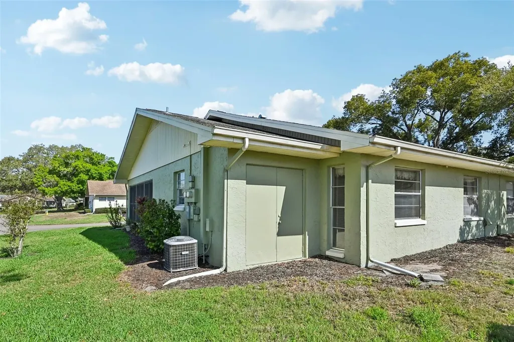 2216 Grenadier Drive Sun City Center FL 33573