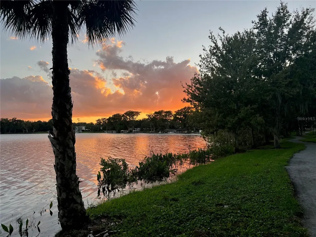 318 Vitoria Avenue Winter Park FL 32789
