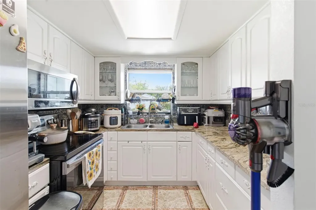 2706 W Powhatan Avenue Tampa FL 33614