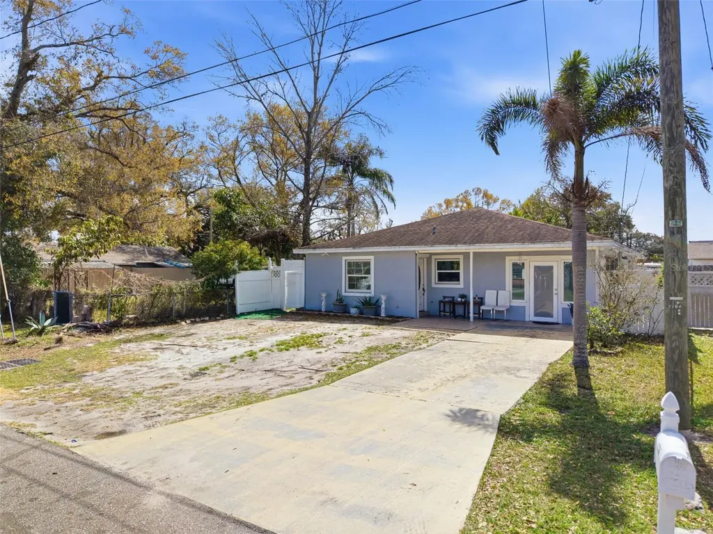 2706 W Powhatan Avenue Tampa FL 33614